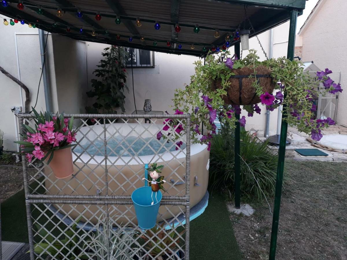 Apartment Nostalgija, เบนโควัส ภายนอก รูปภาพ